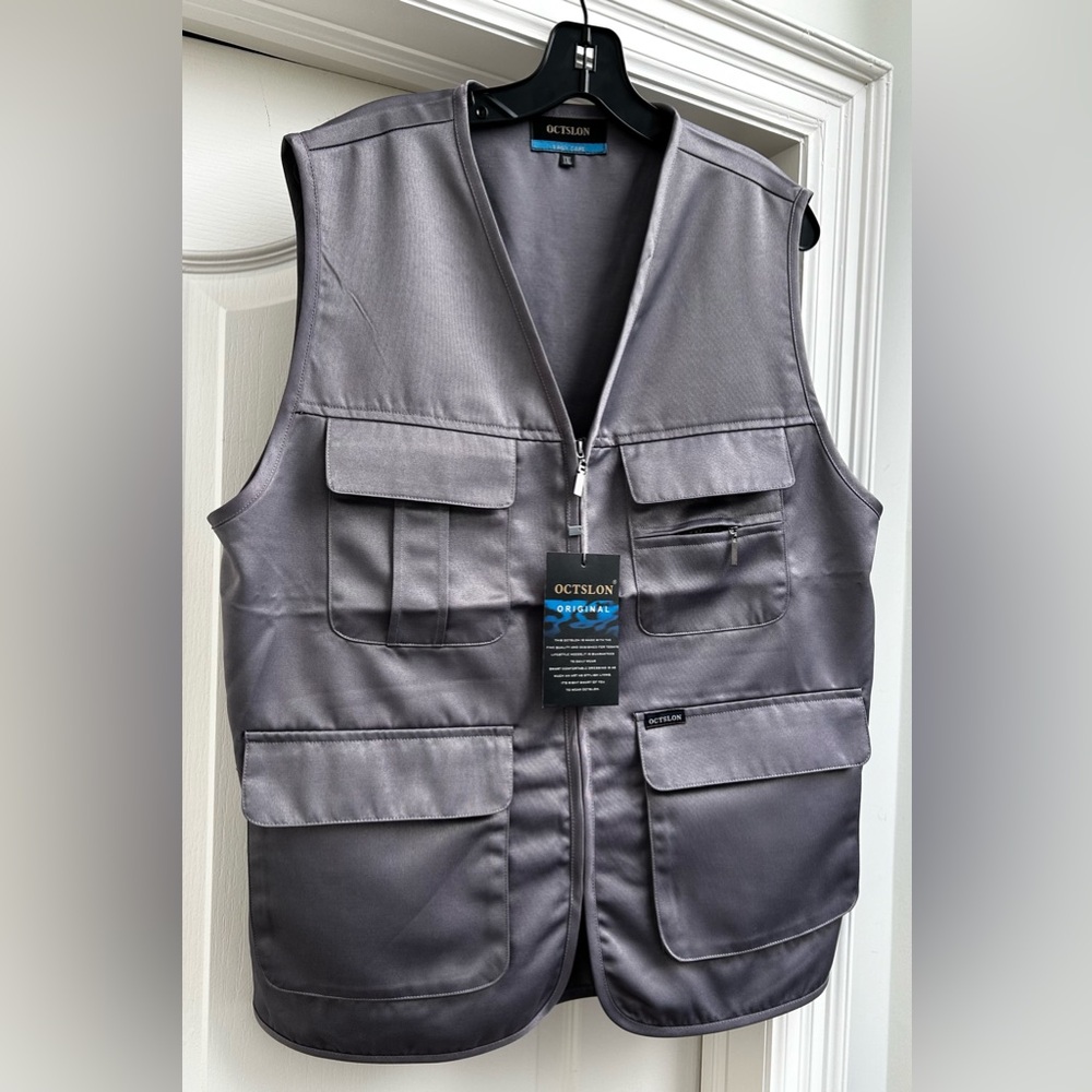 NWT Men’s lightweight 5-pocket utility vest